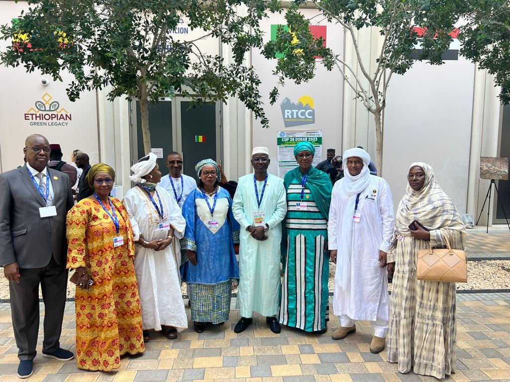 PHOTO-2023-12-04-10-05-01 PHOTO-2023-12-04-10-05-01