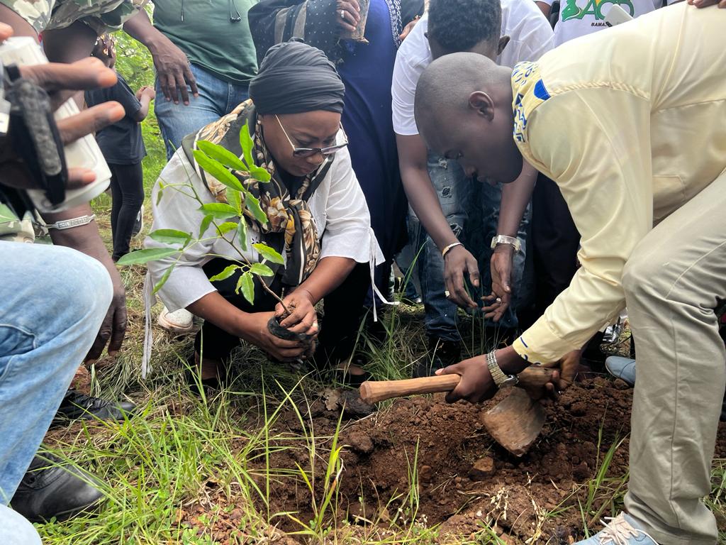 WhatsApp Image 2024-04-18 at 13.02.06 WhatsApp Image 2024-04-18 at 13.02.06